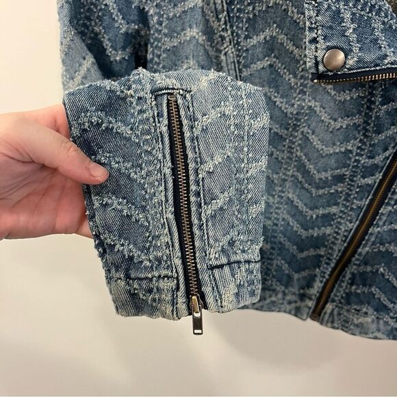 Free People Punched Denim Moto Jacket Herringbone
Blue Jean Jacket Size 4 - Picture 10 of 14